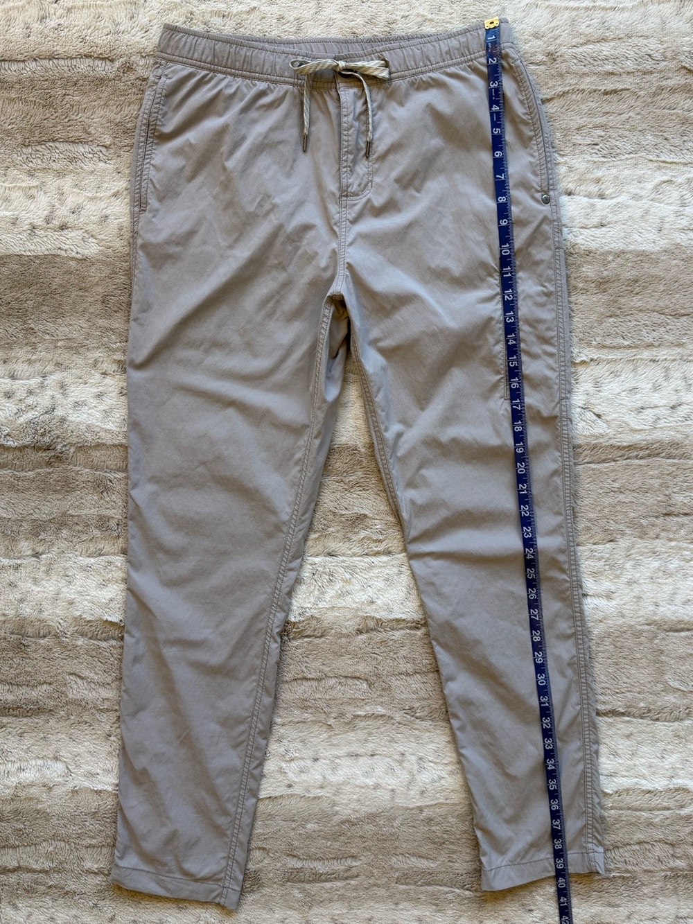 Vuori Men’s Technical Climber Pant in Fog Size M - Picture 5 of 11